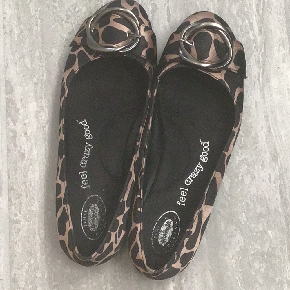 Simply Chic Leopard Print Flats